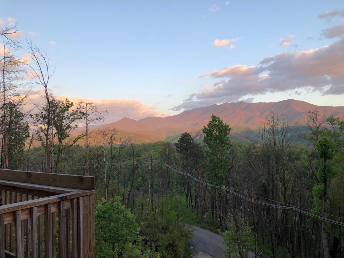 Love Nest Chalet Villa Gatlinburg Exterior foto
