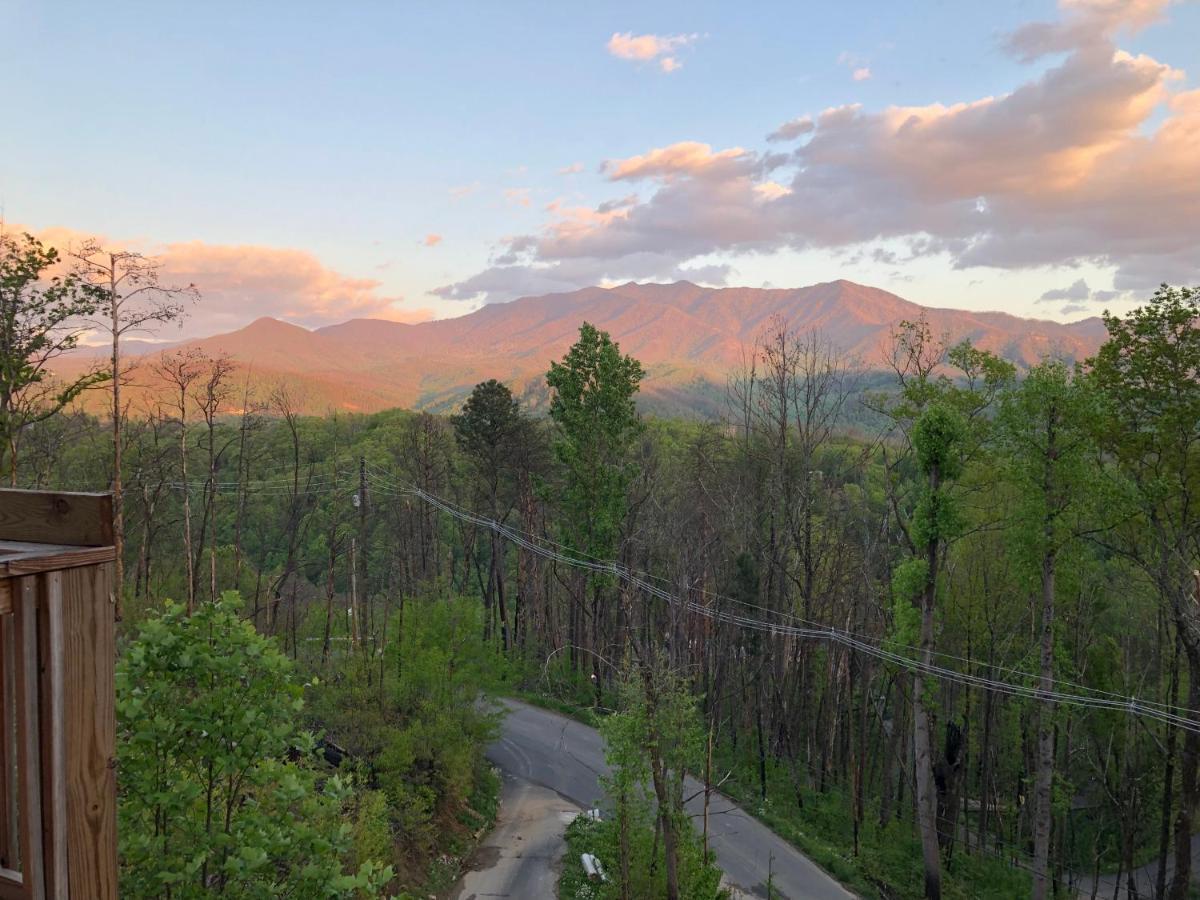 Love Nest Chalet Villa Gatlinburg Exterior foto